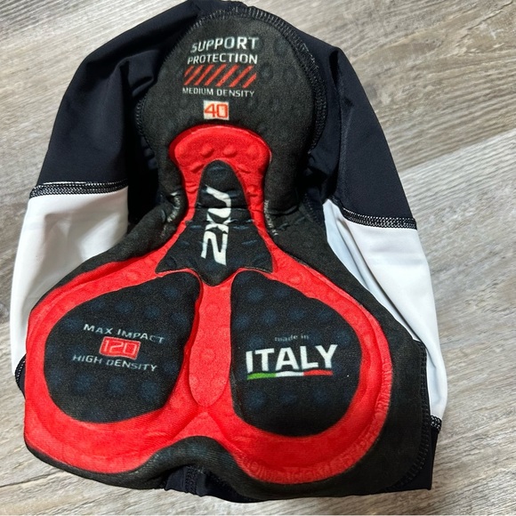 NWT 2XU women’s Sublimated Cycle Short biking - Picture 3 of 6